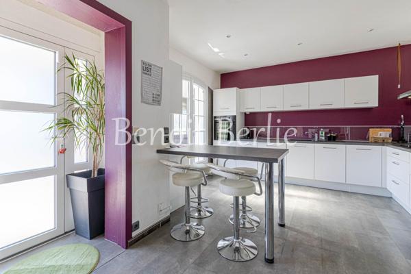 Maison familiale, piscine, T3 attenant !