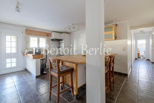 Maison familiale, piscine, T3 attenant !