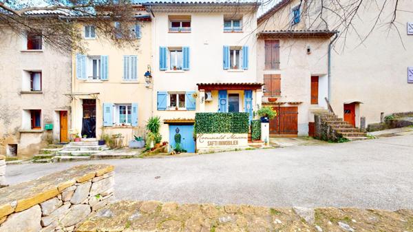 Maison de village 4 pièces avec terrasse, garage et cave