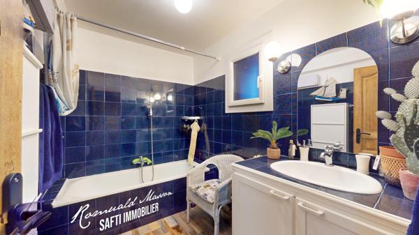 Maison de village 4 pièces avec terrasse, garage et cave