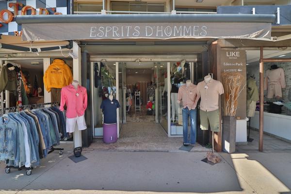 Magasin Prêt à porter - Equipement à la personne - sur le Port