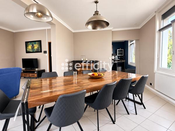 Appartement
         7 pièces
        - 171 m² Exclusivité 329 000 € *