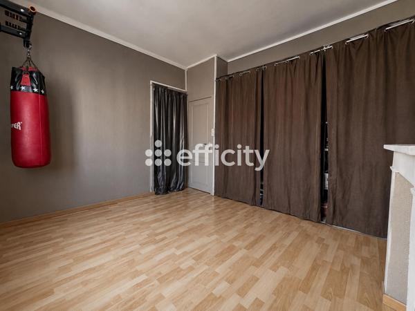 Appartement
         7 pièces
        - 171 m² Exclusivité 329 000 € *