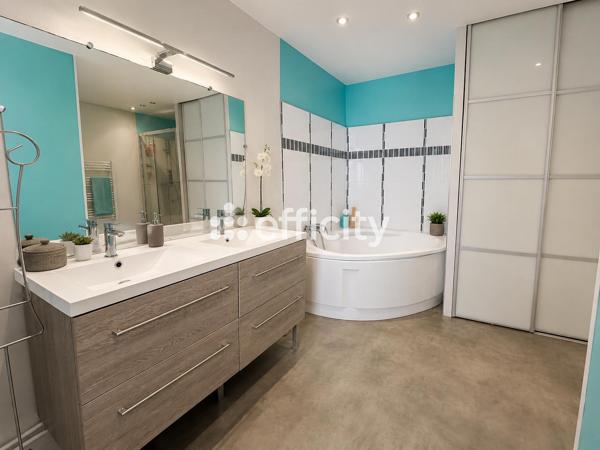 Appartement
         7 pièces
        - 171 m² Exclusivité 329 000 € *