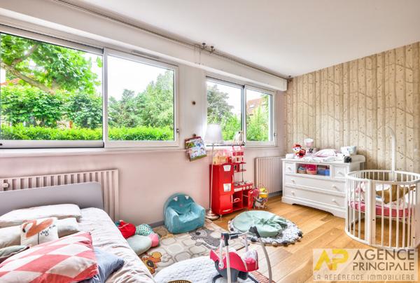 Appartement Chatou 5 pièce(s) 113 m² 669 000 € **  - Référence  158824