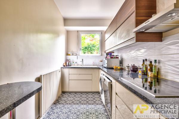 Appartement Chatou 5 pièce(s) 113 m² 669 000 € **  - Référence  158824