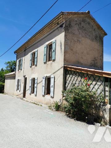 Maison avec petit jardin