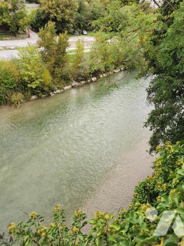 Maison avec petit jardin