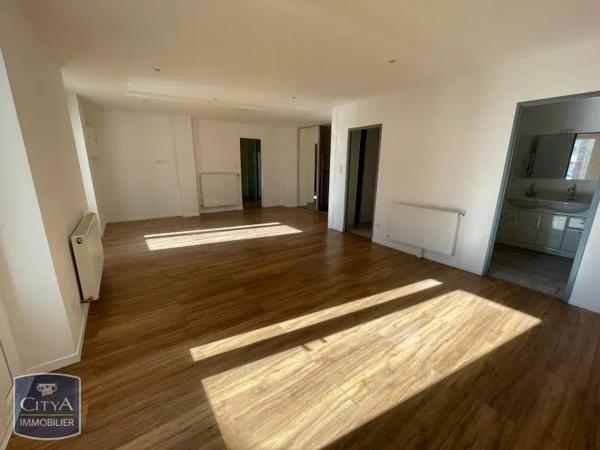 Appartement à louer 4 pièces 121.54m² Le Chambon-Feugerolles (42500)