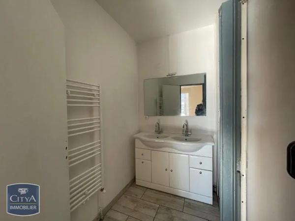 Appartement à louer 4 pièces 121.54m² Le Chambon-Feugerolles (42500)