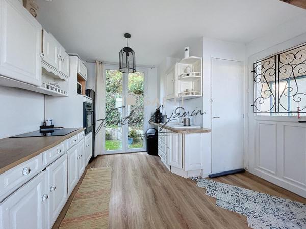 Maison rénovée, 3 pièces, premières commodités sur place