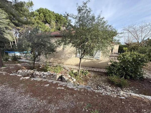 Vente Villa 8 pièces 214 m2 à Clermont-l'Hérault