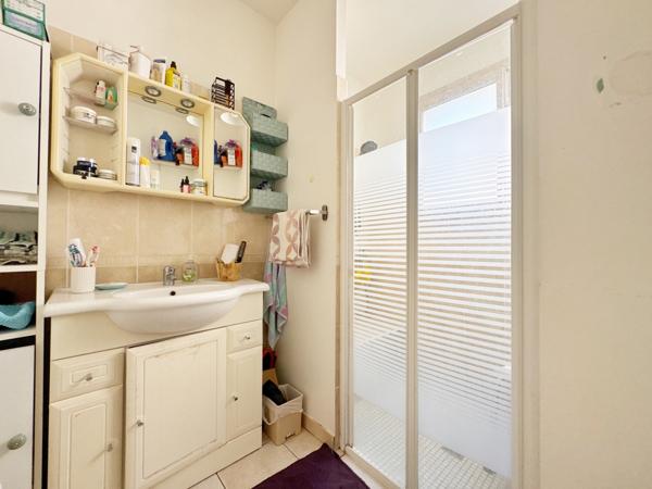 Appartement à l'étage d'une maison divisée en 2 lots (avec terrain)