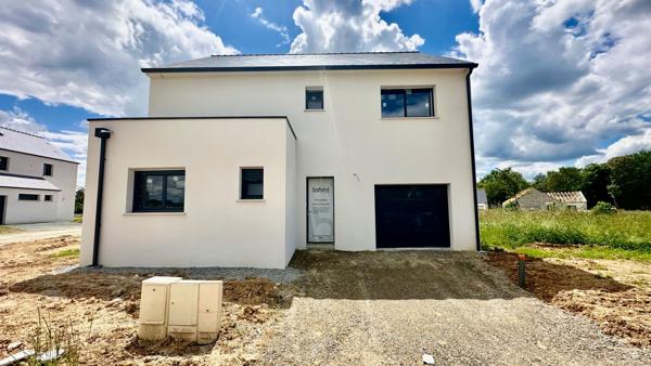 Maison a vendre  RT 2020  Saint Mars Du Désert 5 pièce(s) 140 m2-Bourg .