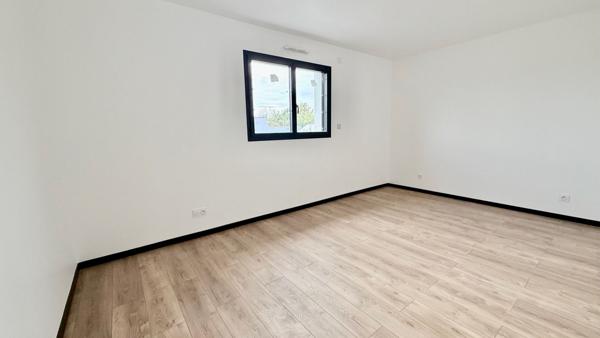Maison a vendre  RT 2020  Saint Mars Du Désert 5 pièce(s) 140 m2-Bourg .