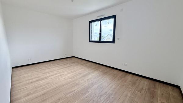 Maison a vendre  RT 2020  Saint Mars Du Désert 5 pièce(s) 140 m2-Bourg .