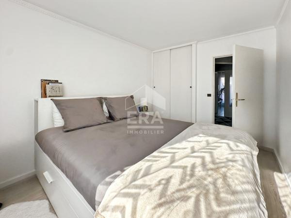 Appartement Creteil 2 pièce(s) de 51.26 avec balcon / terrasse et place de parking