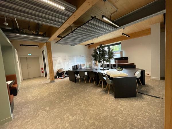 Location bureaux 517 m² - Immeuble récent et labellisé BREEAM Very Good sur les Grands Boulevards
