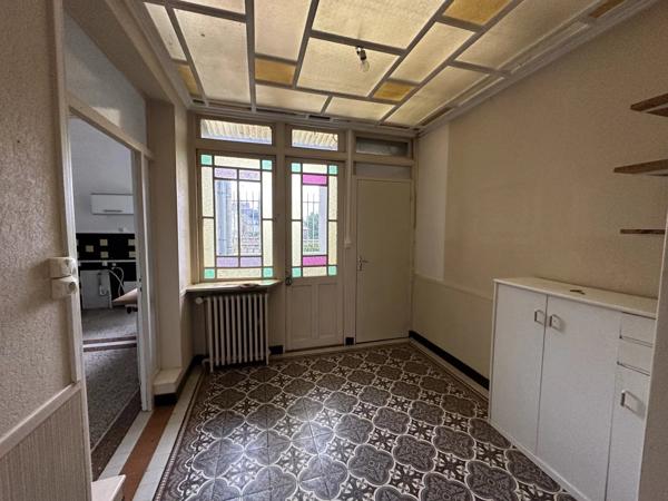Location                                                      Maison
                        
                     4 pièces                      106 m2                     à Saint-Quentin