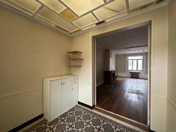 Location                                                      Maison
                        
                     4 pièces                      106 m2                     à Saint-Quentin