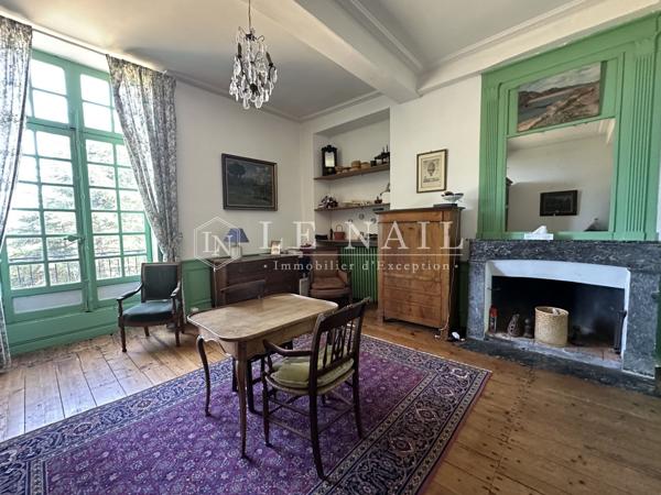 A l’Est de Nantes, Charmant Manoir du XVIIe siècle dans grand parc arboré