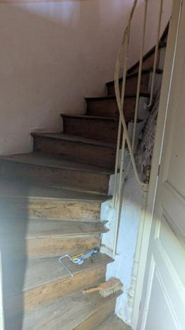 Immeuble à Saint Gerand Le Puy à rénover (commerce ou deux appartements)