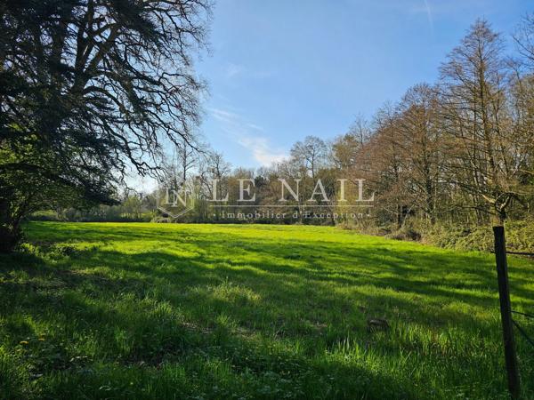 Somptueux château du XIXe siècle en Anjou classé Monument Historique