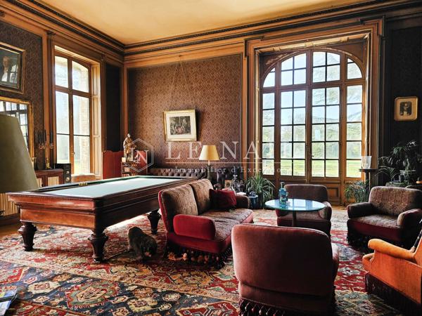 Somptueux château du XIXe siècle en Anjou classé Monument Historique