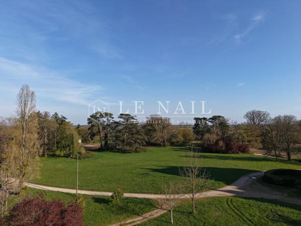 Somptueux château du XIXe siècle en Anjou classé Monument Historique