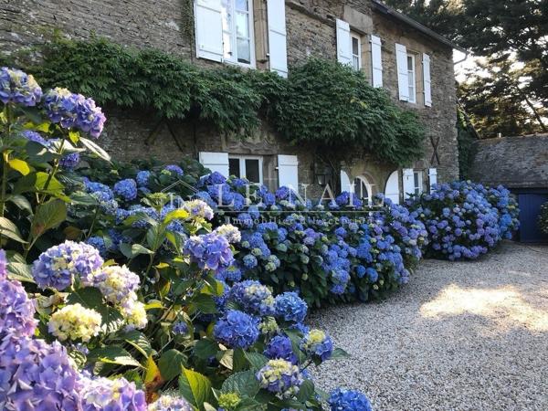 Au cœur du Morbihan, charmant manoir avec dépendances