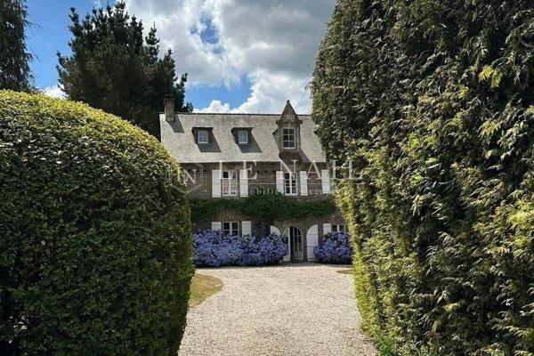 Au cœur du Morbihan, charmant manoir avec dépendances