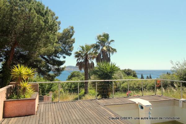 Bouzigues (34140) Bouzigues : Villa 6 pièces + studio avec une vue imprenable sur le Mont Saint-Clair et l'étang de Thau !