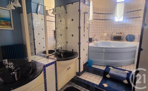 Maison à vendre  9 pièces - 285 m2 NERIS LES BAINS - 03