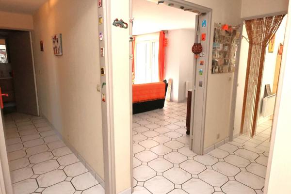 Beau 4 pièces en RDC et parking en sous sol