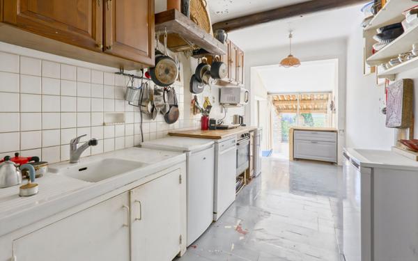 Maison à vendre    6 pièces •  Saint-Michel-l'Observatoire