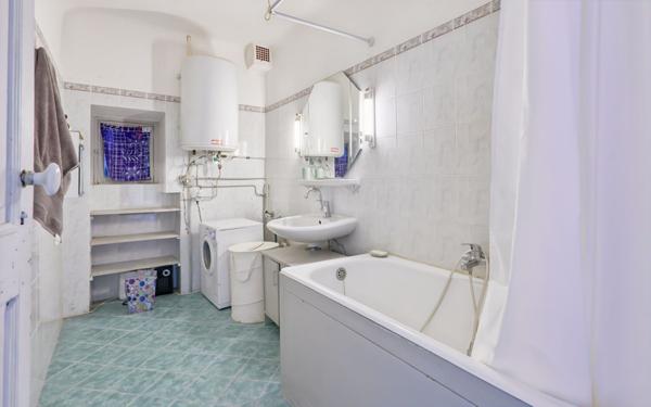 Maison à vendre    6 pièces •  Saint-Michel-l'Observatoire