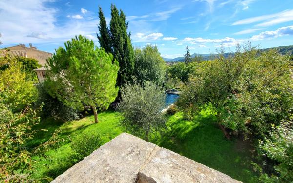 Maison à vendre    6 pièces •  Saint-Michel-l'Observatoire