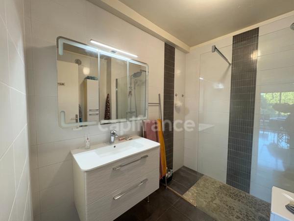 Bel appartement vue mer 69 m² – Terrasse – Balcon – Parking – Saint-Laurent-du-Var