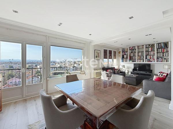 Appartement T5 de 104m2 avec vue exceptionnelle - Bron 69500