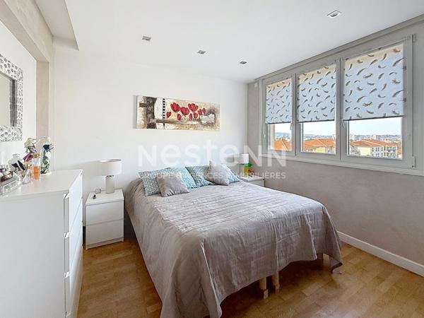 Appartement T5 de 104m2 avec vue exceptionnelle - Bron 69500