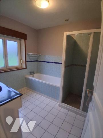 Marly-Gomont - longère rénovée - grange