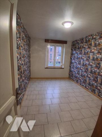 Marly-Gomont - longère rénovée - grange