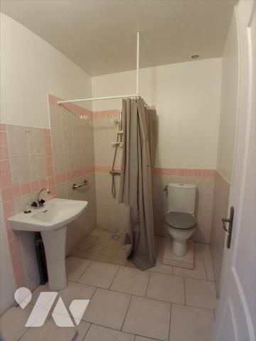 Marly-Gomont - longère rénovée - grange