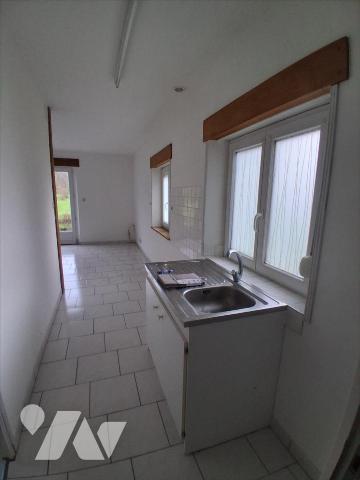 Marly-Gomont - longère rénovée - grange