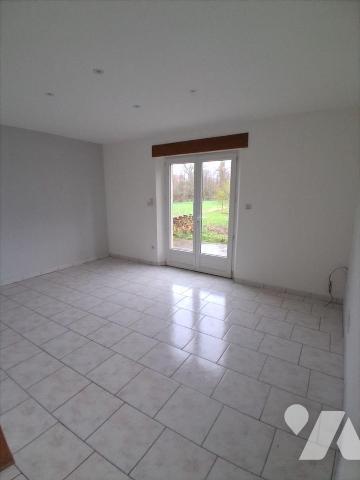 Marly-Gomont - longère rénovée - grange