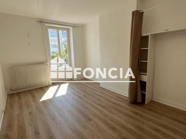 Location Maison 4 pièces 99 m² - 21 RUE DU PARVIS ST HILAIRE Niort 79000