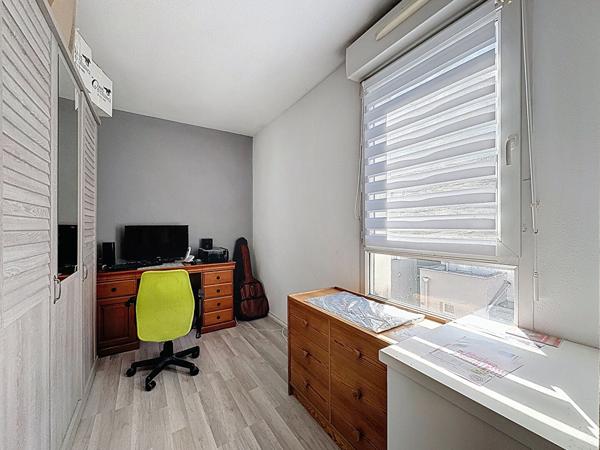 À vendre ? Maison 3 chambres avec jardin et stationnement à Saint-Pierre-des-Corps proche gare tgv ,centre ville, commerces