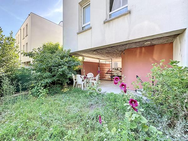 À vendre ? Maison 3 chambres avec jardin et stationnement à Saint-Pierre-des-Corps proche gare tgv ,centre ville, commerces