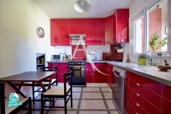 LATTES - BOIRARGUES - MAISON MITOYENNE - 113 m2 - 5 PIÈCES - 4 CHAMBRES - GARAGE -BUANDERIE - GRENIER - PISCINE