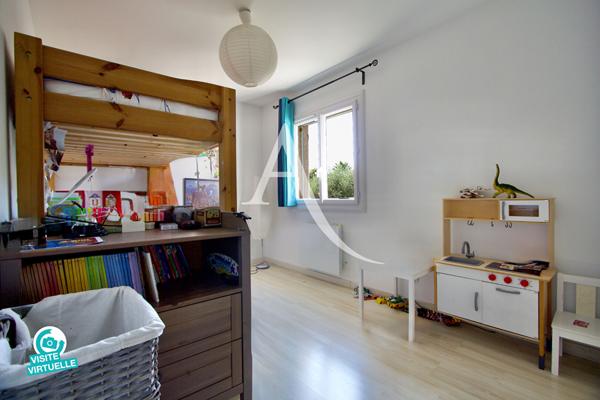 LATTES - BOIRARGUES - MAISON MITOYENNE - 113 m2 - 5 PIÈCES - 4 CHAMBRES - GARAGE -BUANDERIE - GRENIER - PISCINE